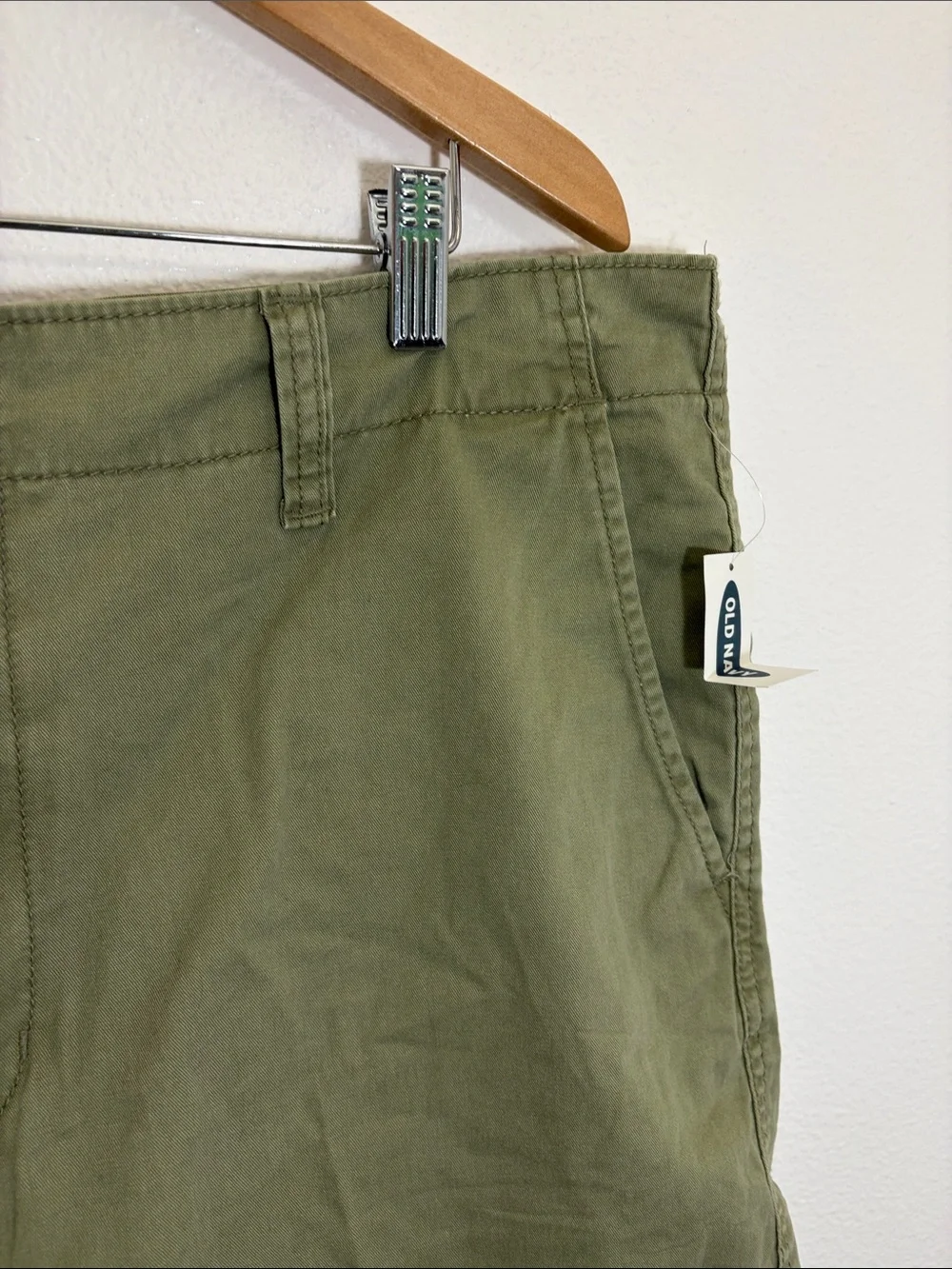 NWT Old Navy Lived-In Straight Classic Olive Green Cotton Shorts